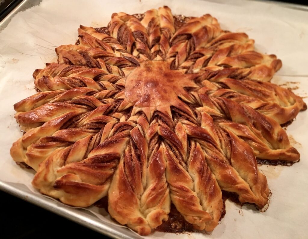 16-points cinnamon star bread