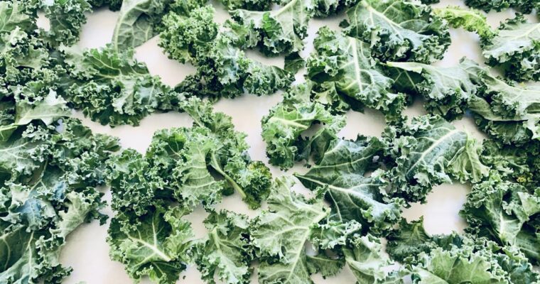 How to Make Quick & Easy Kale Chips (20 Minutes)